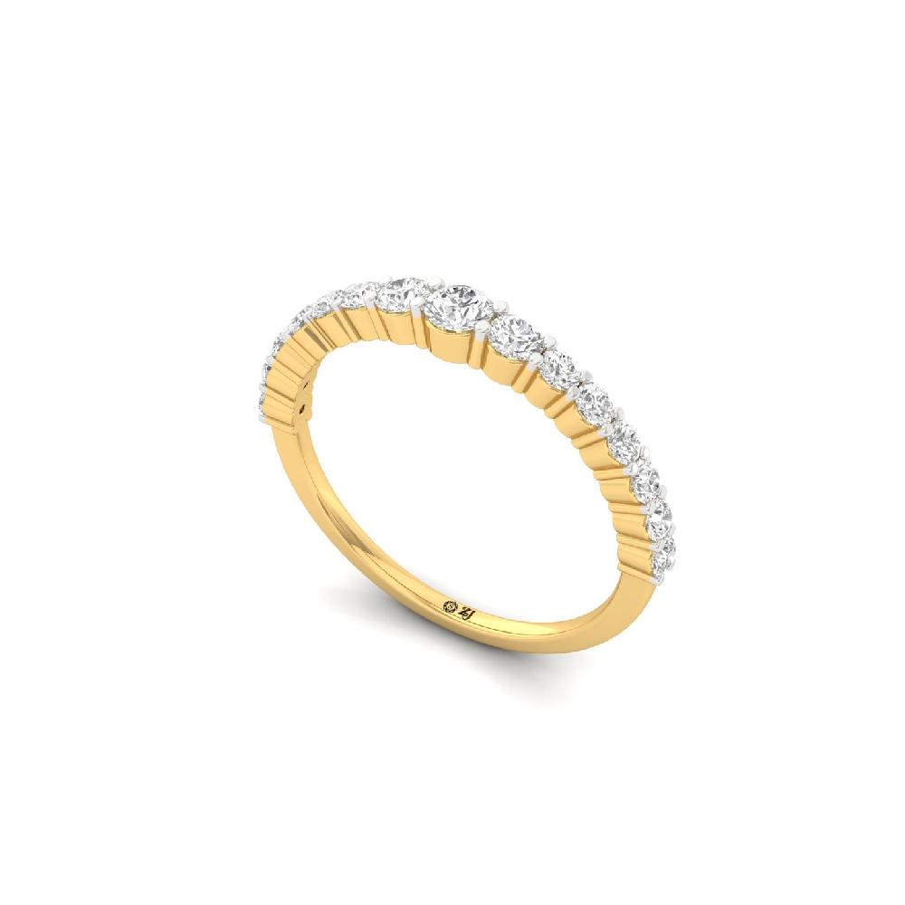 Elegant Graduated CVD Diamond Band Ring