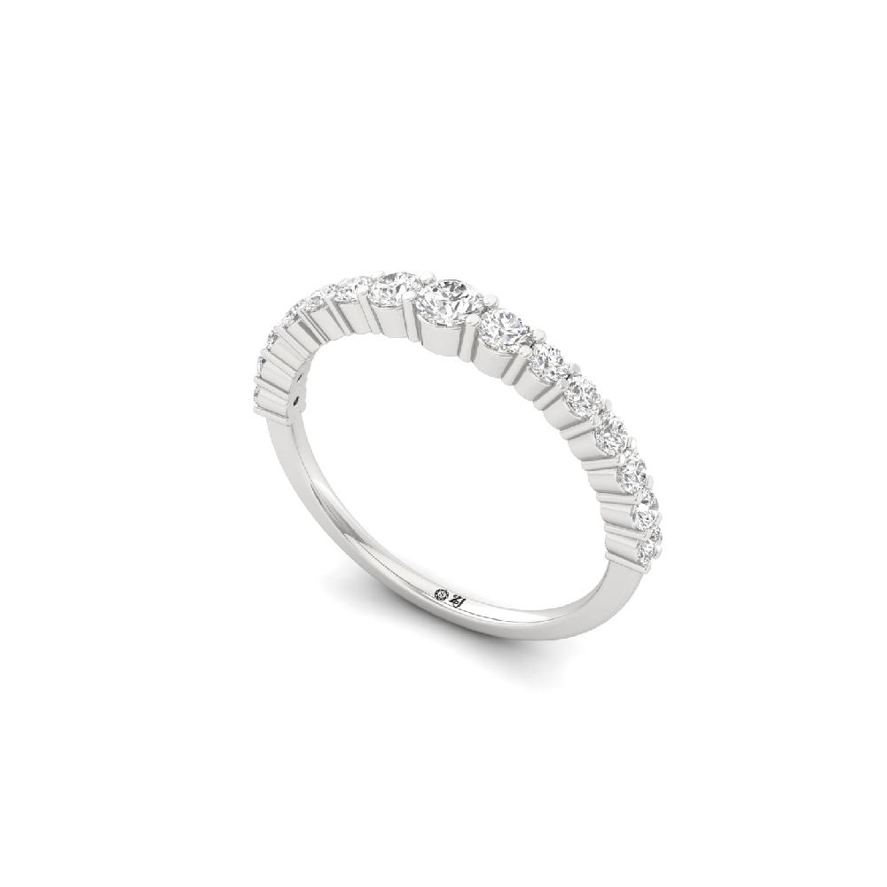 Elegant Graduated CVD Diamond Band Ring